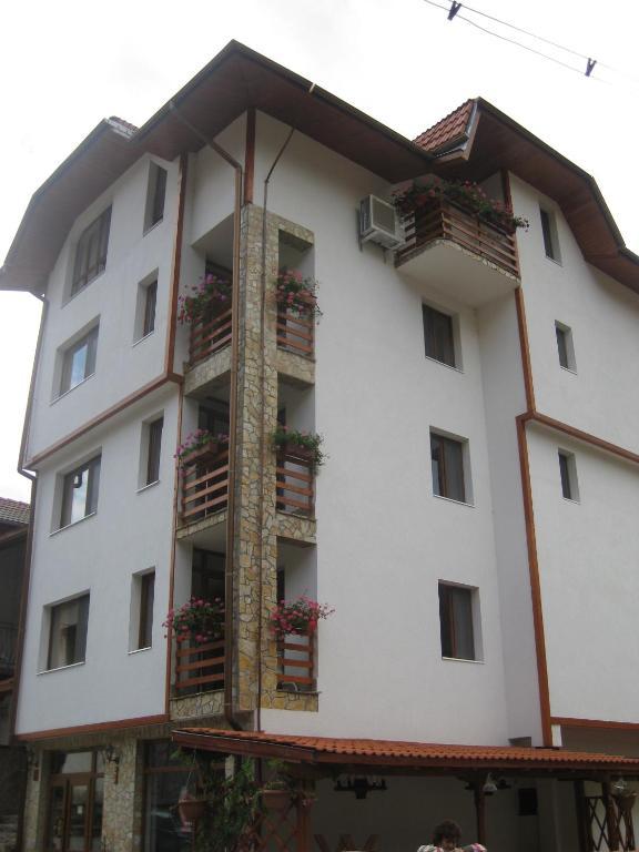 Family Hotel Veronika Devin Bagian luar foto