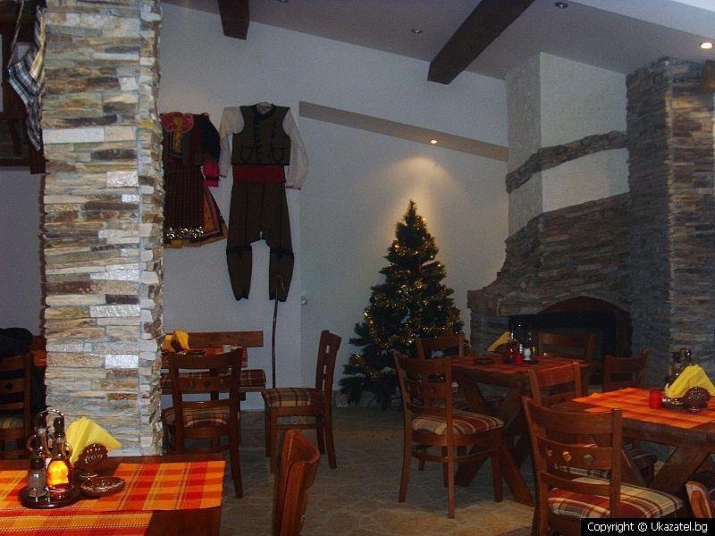 Family Hotel Veronika Devin Bagian luar foto