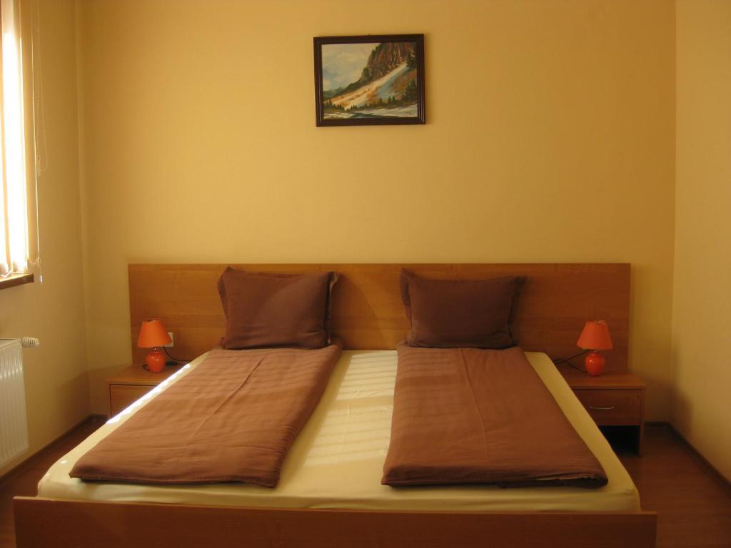 Family Hotel Veronika Devin Bagian luar foto
