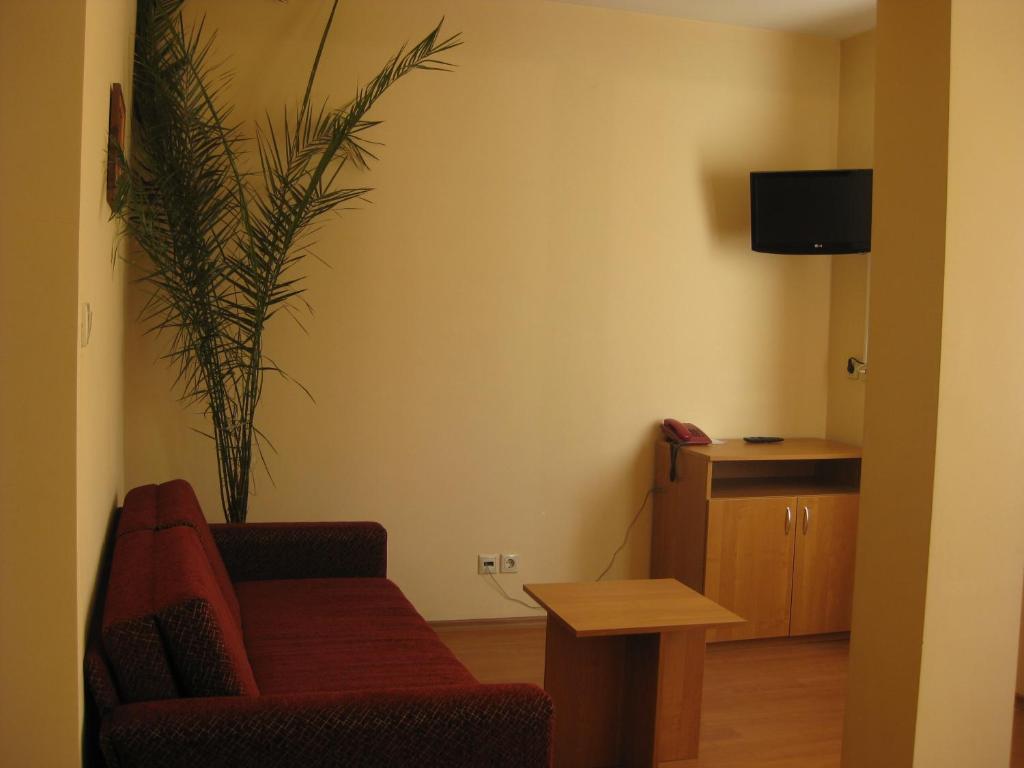 Family Hotel Veronika Devin Bagian luar foto