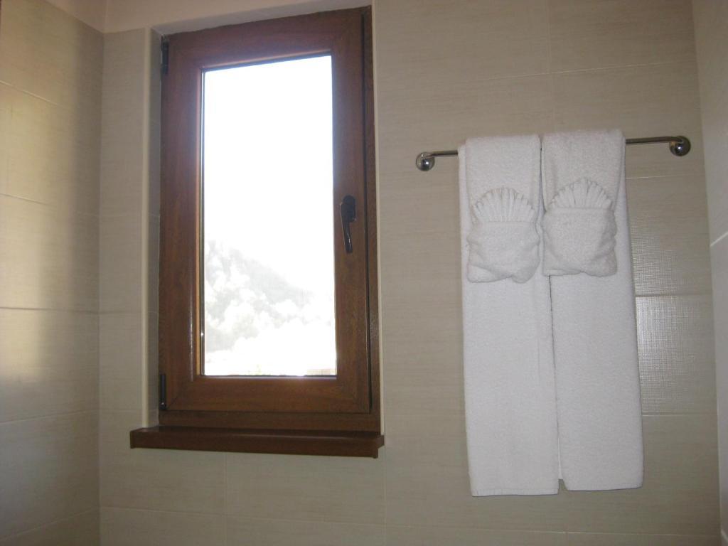 Family Hotel Veronika Devin Bagian luar foto