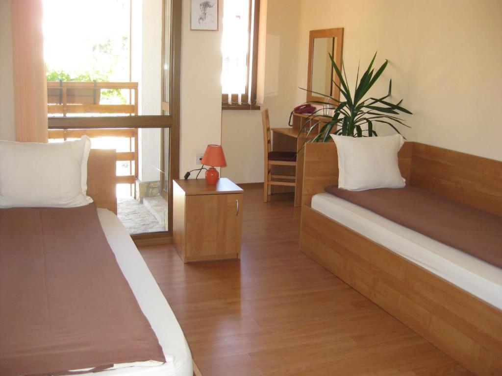 Family Hotel Veronika Devin Ruang foto