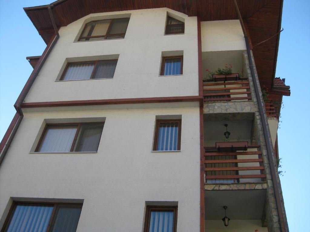 Family Hotel Veronika Devin Bagian luar foto