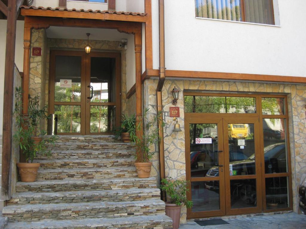 Family Hotel Veronika Devin Bagian luar foto