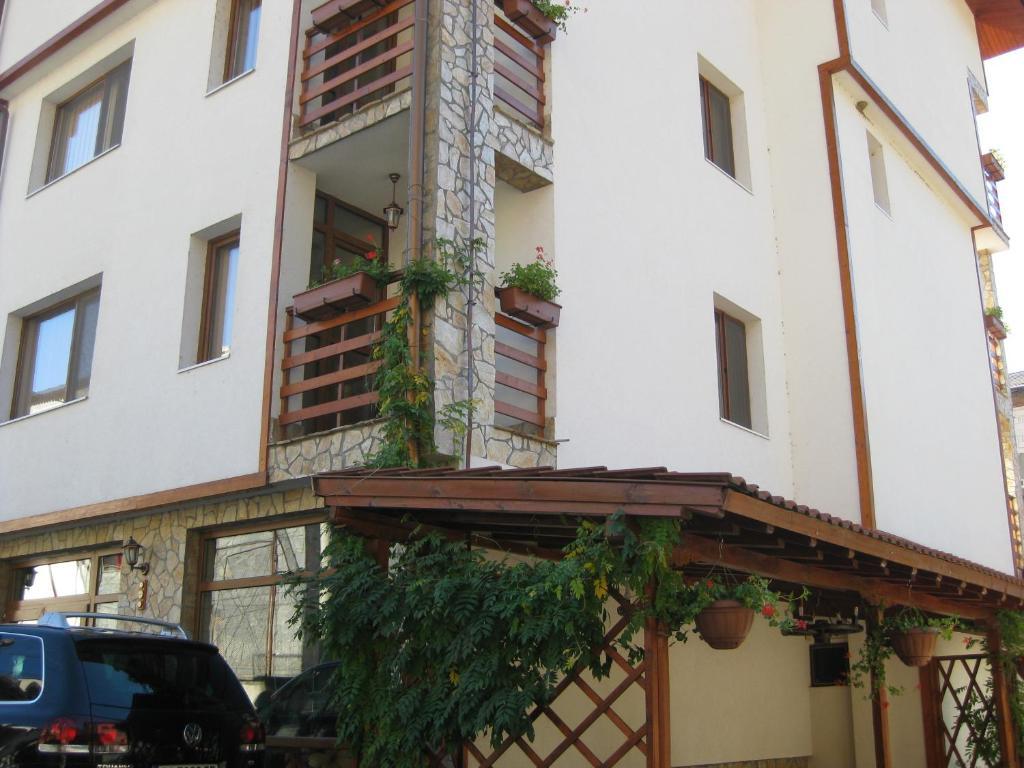 Family Hotel Veronika Devin Bagian luar foto